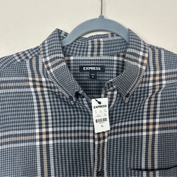 NWT- Express Men’s Plaid Button Down Long Sleeve | Size XL - Picture 3 of 7